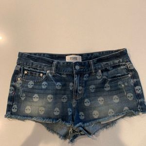 Pink jean short